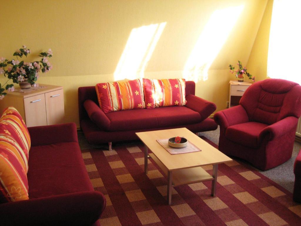 Hotel Gesellschaftshaus Bergen Auf Rugen Oda fotoğraf