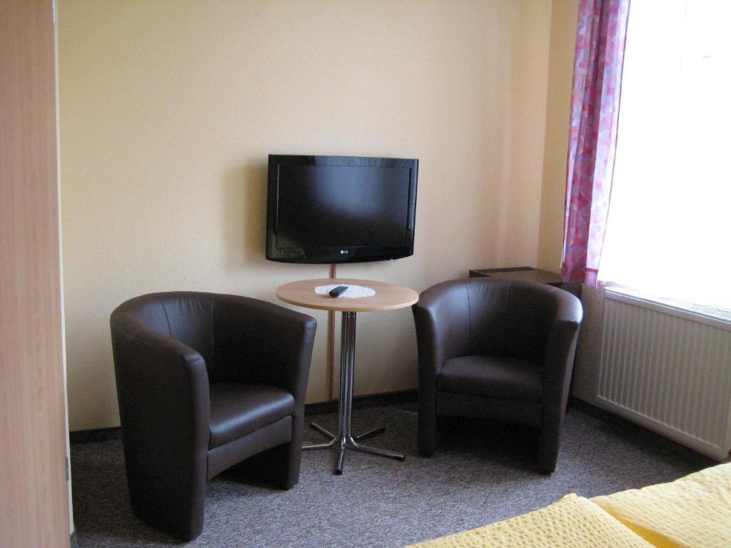 Hotel Gesellschaftshaus Bergen Auf Rugen Oda fotoğraf