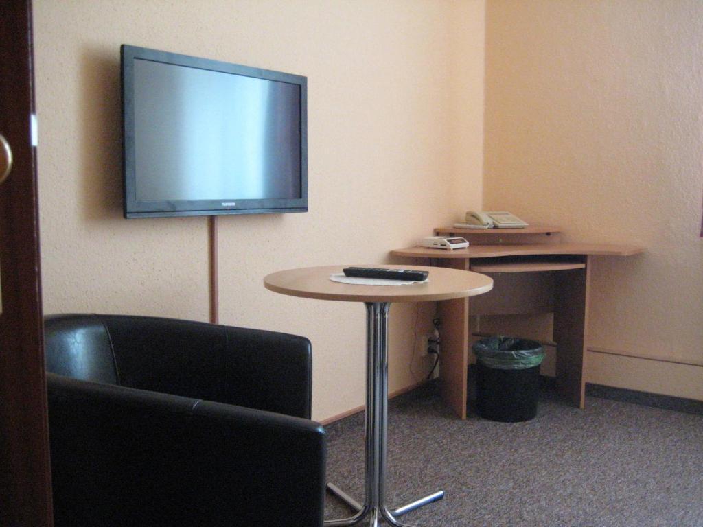 Hotel Gesellschaftshaus Bergen Auf Rugen Oda fotoğraf